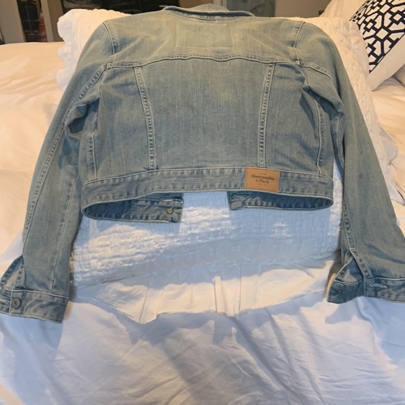 Abercrombie cropped denim jacket - Picture 5 of 6